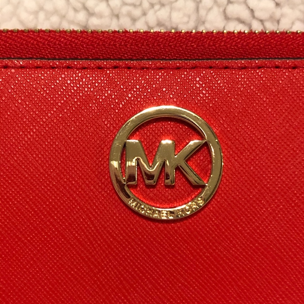 Michael Kors Wristlet - Picture 2 of 8